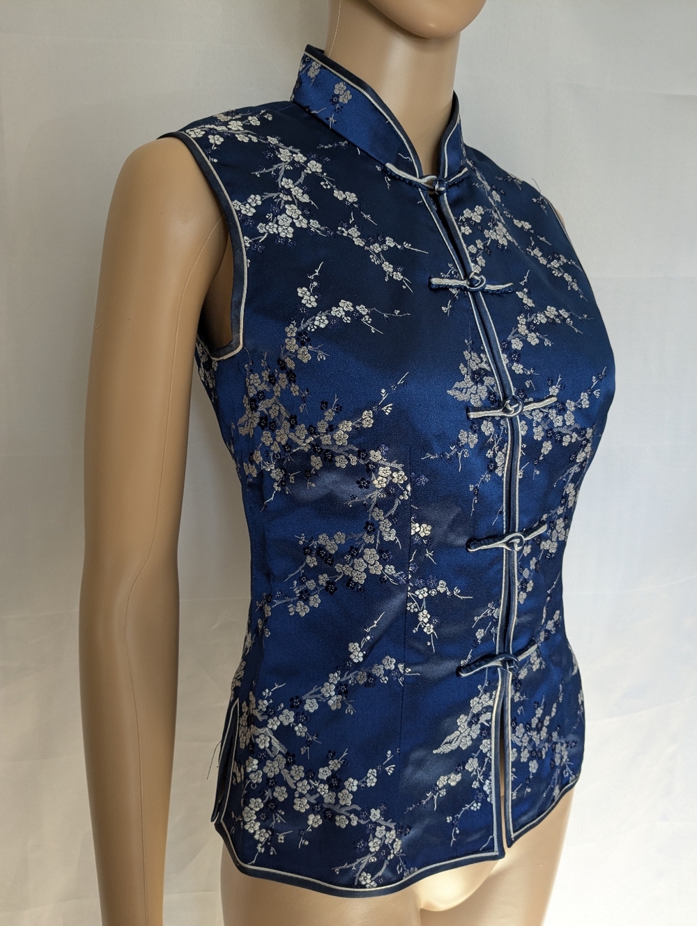 Vintage 90s | Traditional Chinese Silk Qipao Top | Cherry Blossom | S